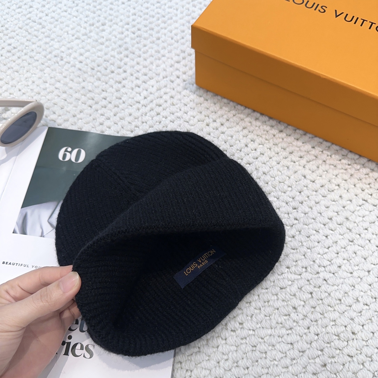 LV 高仿針織毛帽 黑色Logo圖案冬季百搭款｜歐美奢侈品精品推薦
