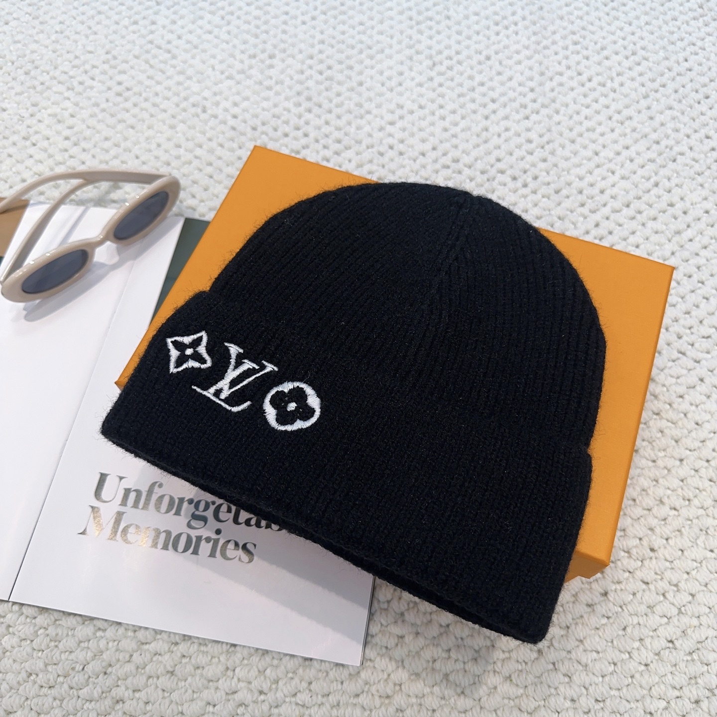 LV 高仿針織毛帽 黑色Logo圖案冬季百搭款｜歐美奢侈品精品推薦