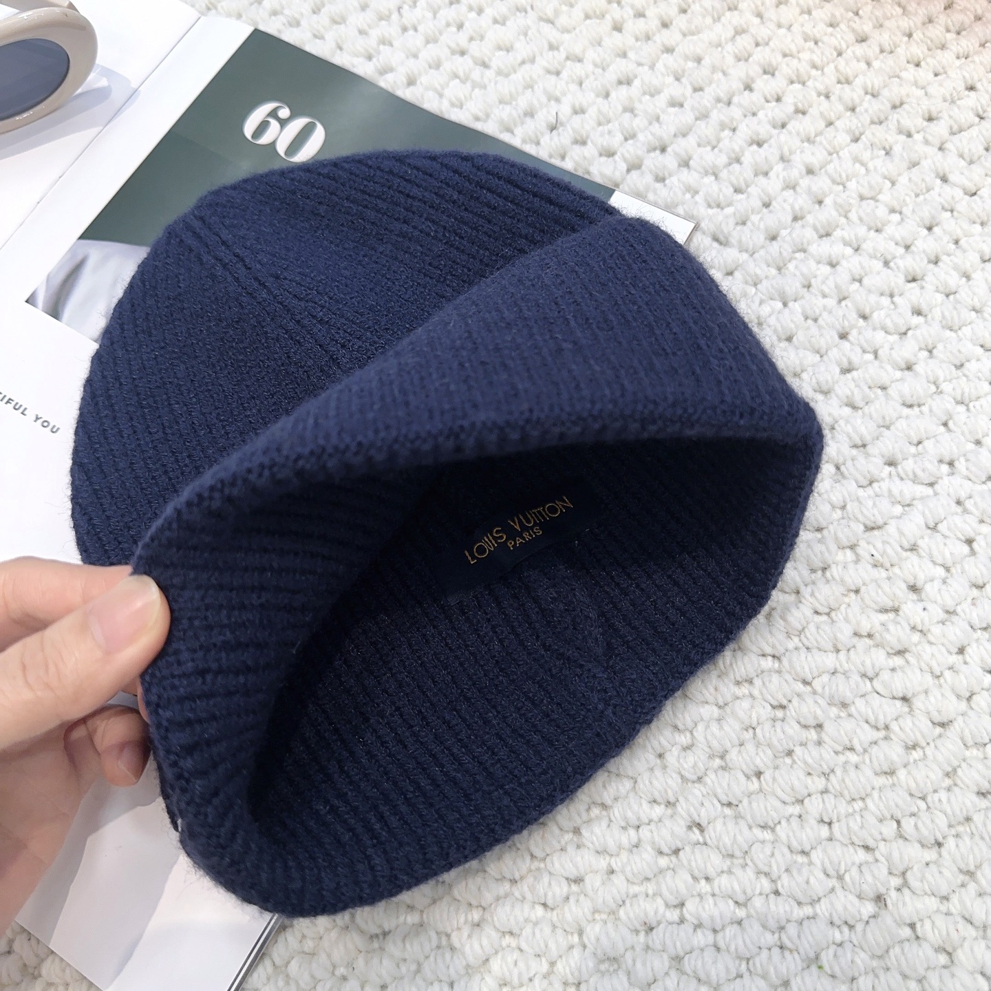 LV 高仿針織毛帽 深藍色翻邊刺繡冬季保暖｜歐美奢侈品精品推薦