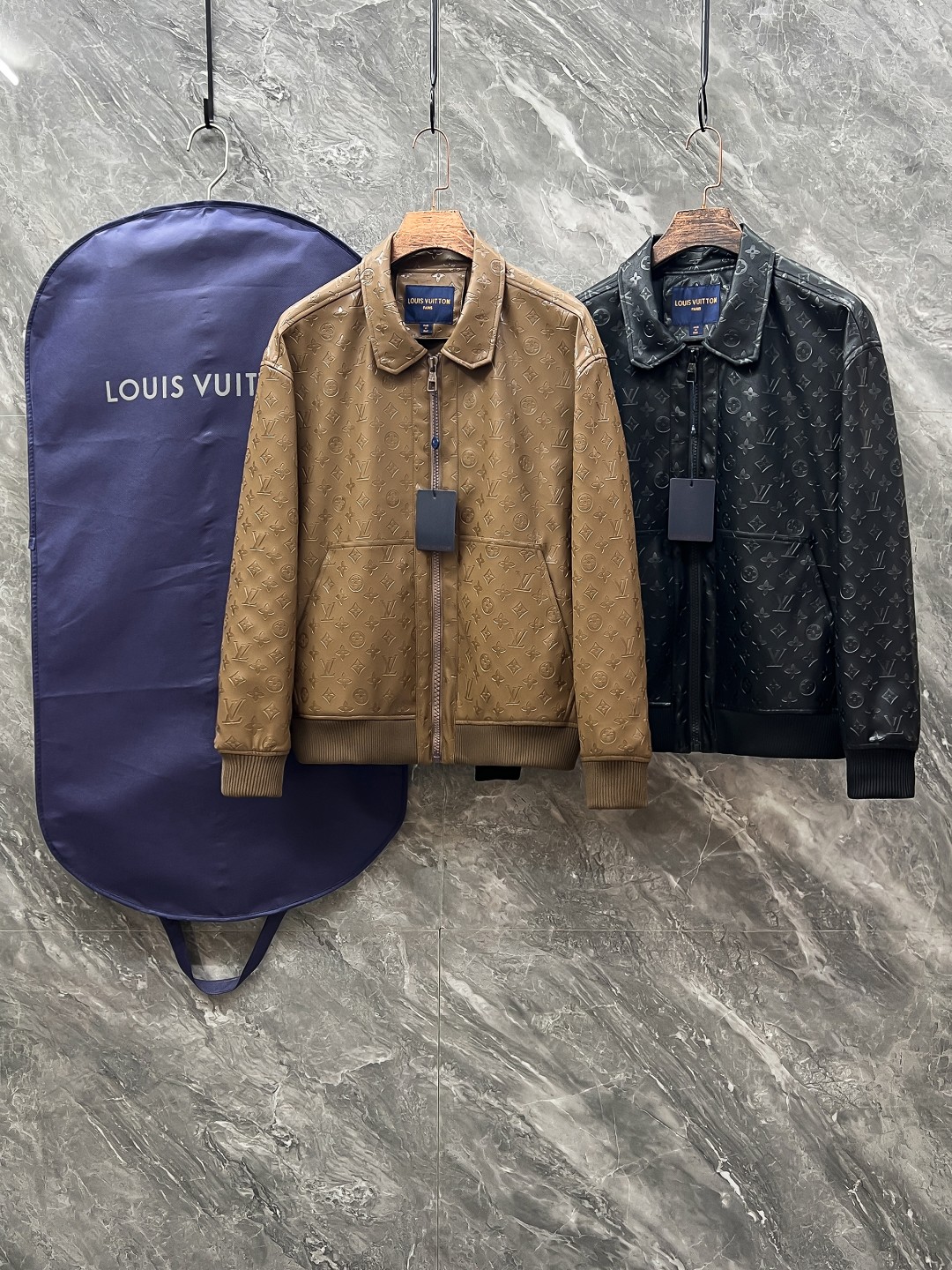 LV 一比一棕色外套 Monogram壓紋挺版款｜歐美奢侈品精品推薦