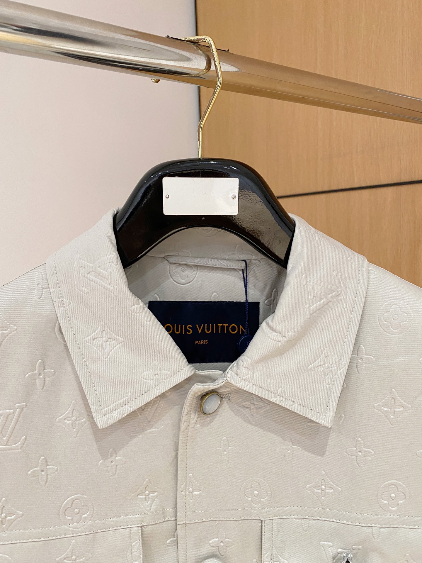 LV 原單白色皮革外套 Monogram壓紋挺版設計｜歐美奢侈品精品推薦