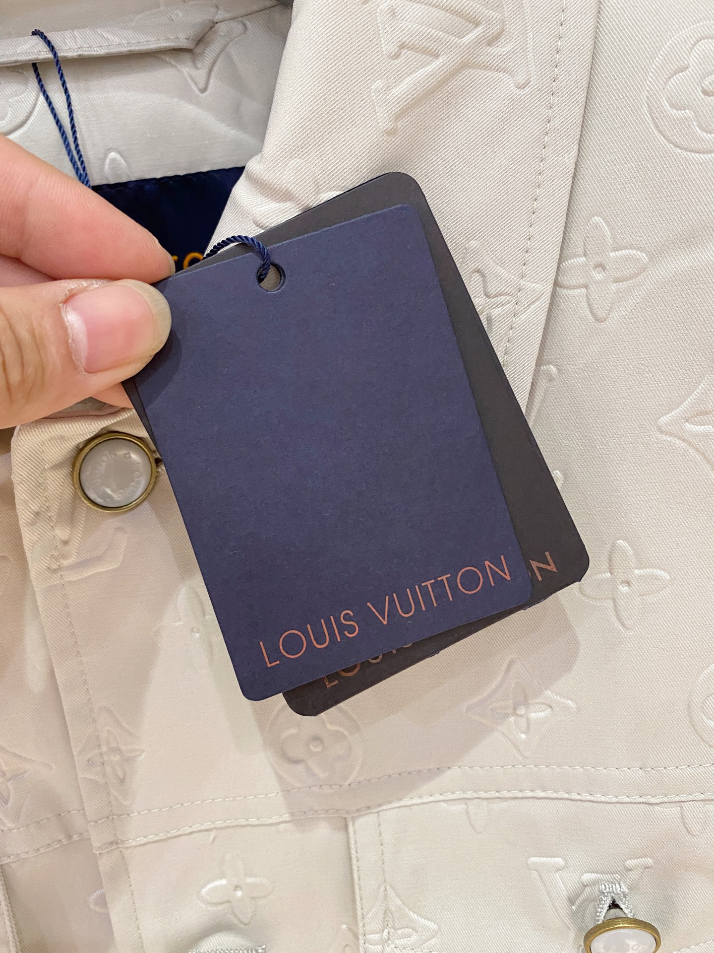 LV 原單白色皮革外套 Monogram壓紋挺版設計｜歐美奢侈品精品推薦