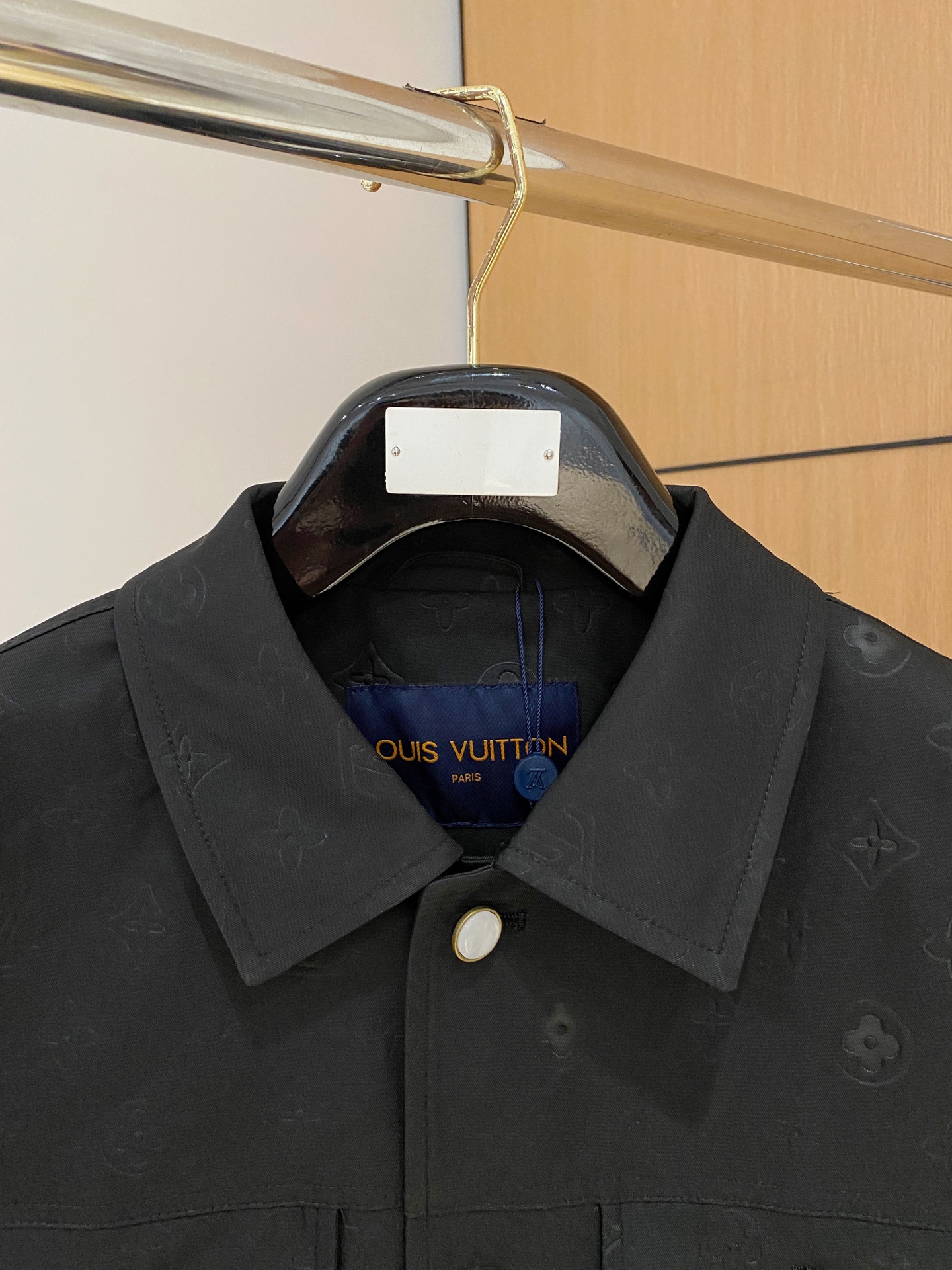 LV A貨黑色皮革外套 Monogram壓紋挺版設計｜歐美奢侈品精品推薦