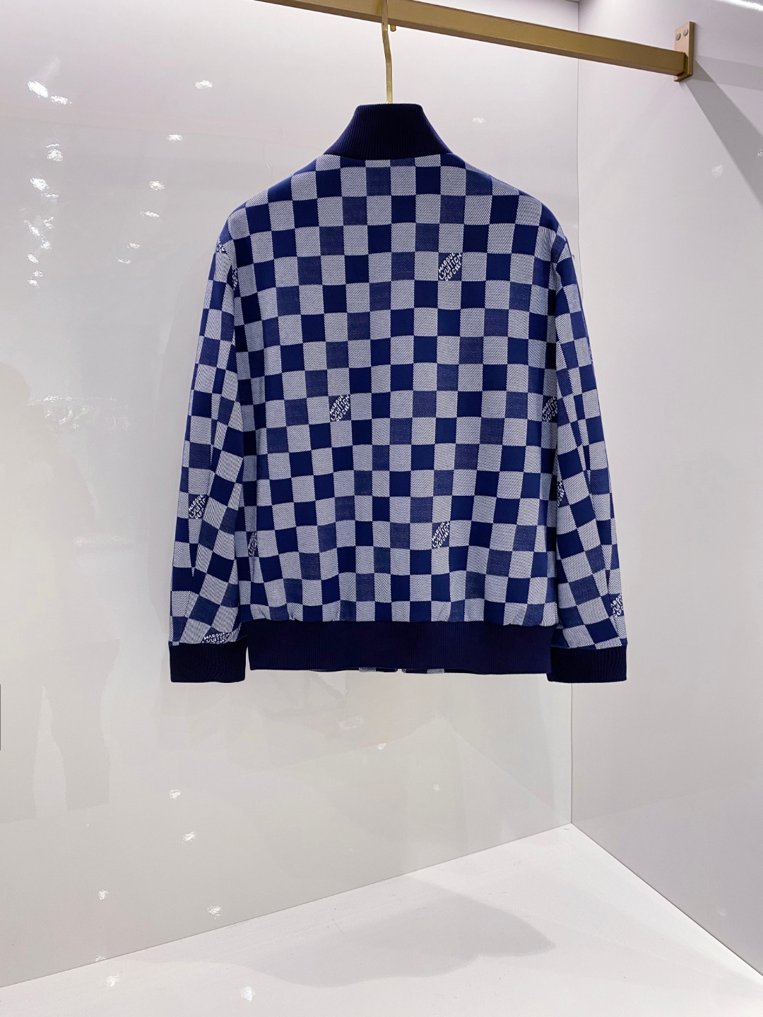 LV 原單棋盤格藍白外套 經典百搭設計款｜歐美奢侈品精品推薦