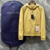 LV A貨連帽外套 輕薄防風潮流款 黃色設計｜歐美奢侈品精品推薦