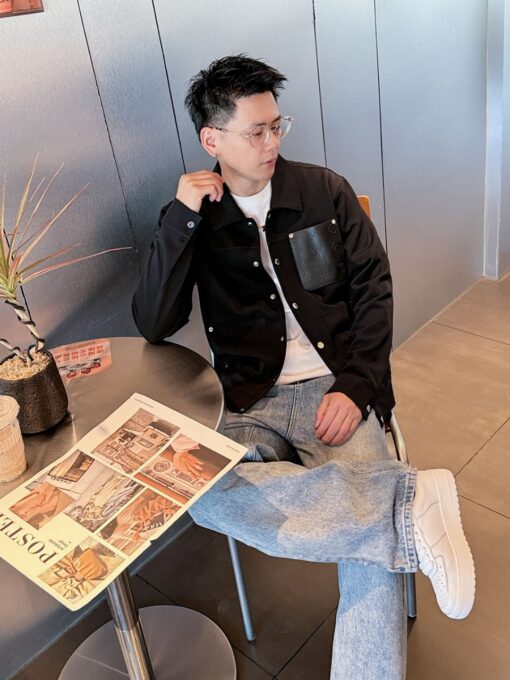 LV 原單男士外套 黑色胸口壓紋口袋設計