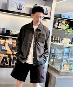 LV A貨灰色男士外套 簡約壓紋胸袋設計