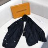 LV 高仿黑色圍巾 經典花紋點綴時尚｜歐美奢侈品精品推薦