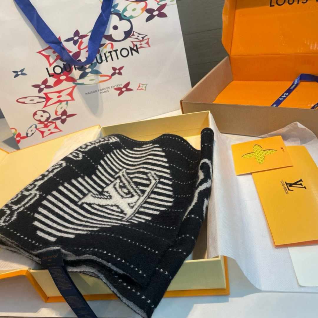 LV 精品仿製羊毛圍巾 黑白經典雙面設計 保暖百搭｜歐美奢侈品精品推薦