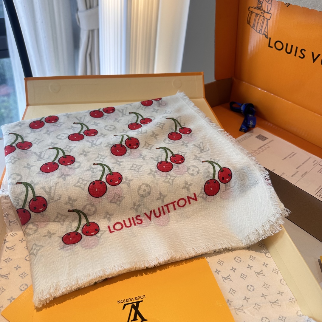 LV 超A貨櫻桃印花圍巾 白底甜美俏皮設計款|超A仿原單精品圖片 12 LV 超A貨櫻桃印花圍巾 白底甜美俏皮設計款|歐美奢侈品精品推薦
