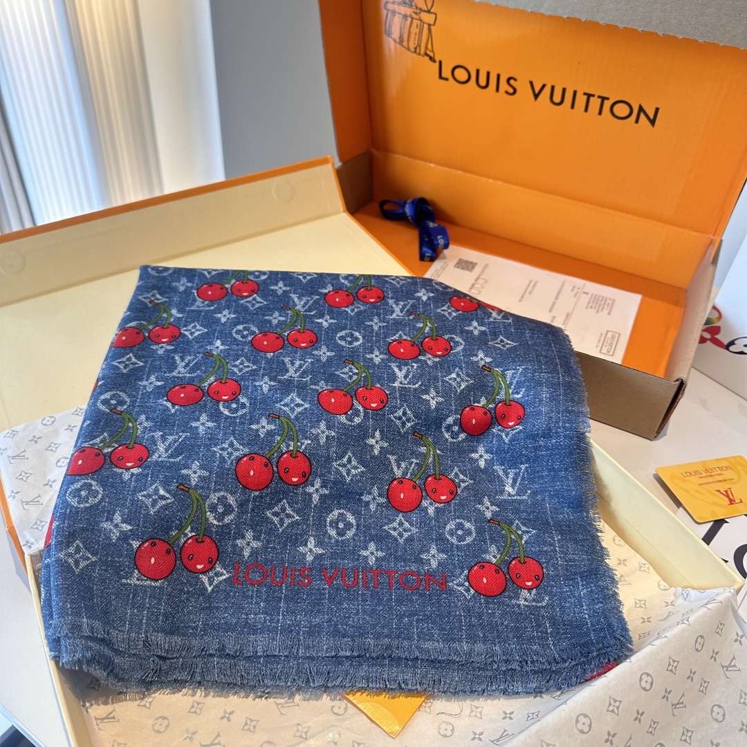 LV 一比一櫻桃印花牛仔藍圍巾 清新減齡百搭款|超A仿原單精品圖片 13 LV 一比一櫻桃印花牛仔藍圍巾 清新減齡百搭款|歐美奢侈品精品推薦