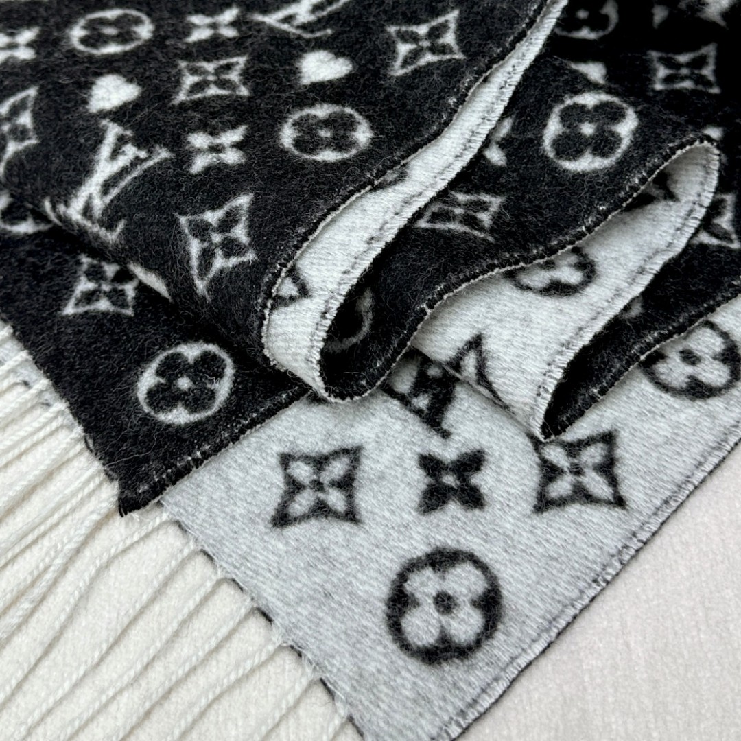 LV 精品仿製羊毛圍巾 黑灰雙面設計 Monogram保暖時尚｜歐美奢侈品精品推薦