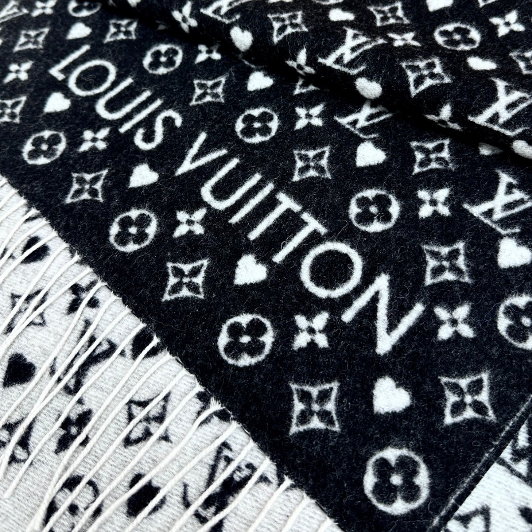 LV 精品仿製羊毛圍巾 黑灰雙面設計 Monogram保暖時尚｜歐美奢侈品精品推薦