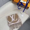 LV 一比一大Logo圍巾 米駝拼色流蘇設計|超A仿原單精品圖片 2 LV 一比一大Logo圍巾 米駝拼色流蘇設計|歐美奢侈品精品推薦