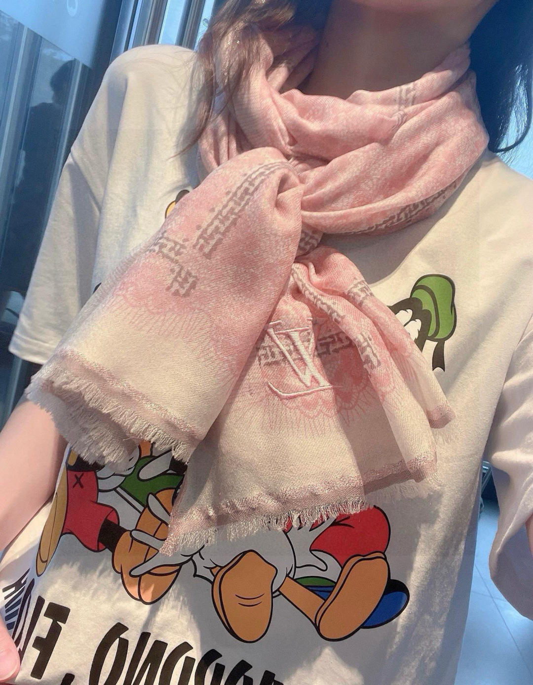 LV 精品仿製羊毛圍巾 粉色拼接設計 典雅柔美｜歐美奢侈品精品推薦