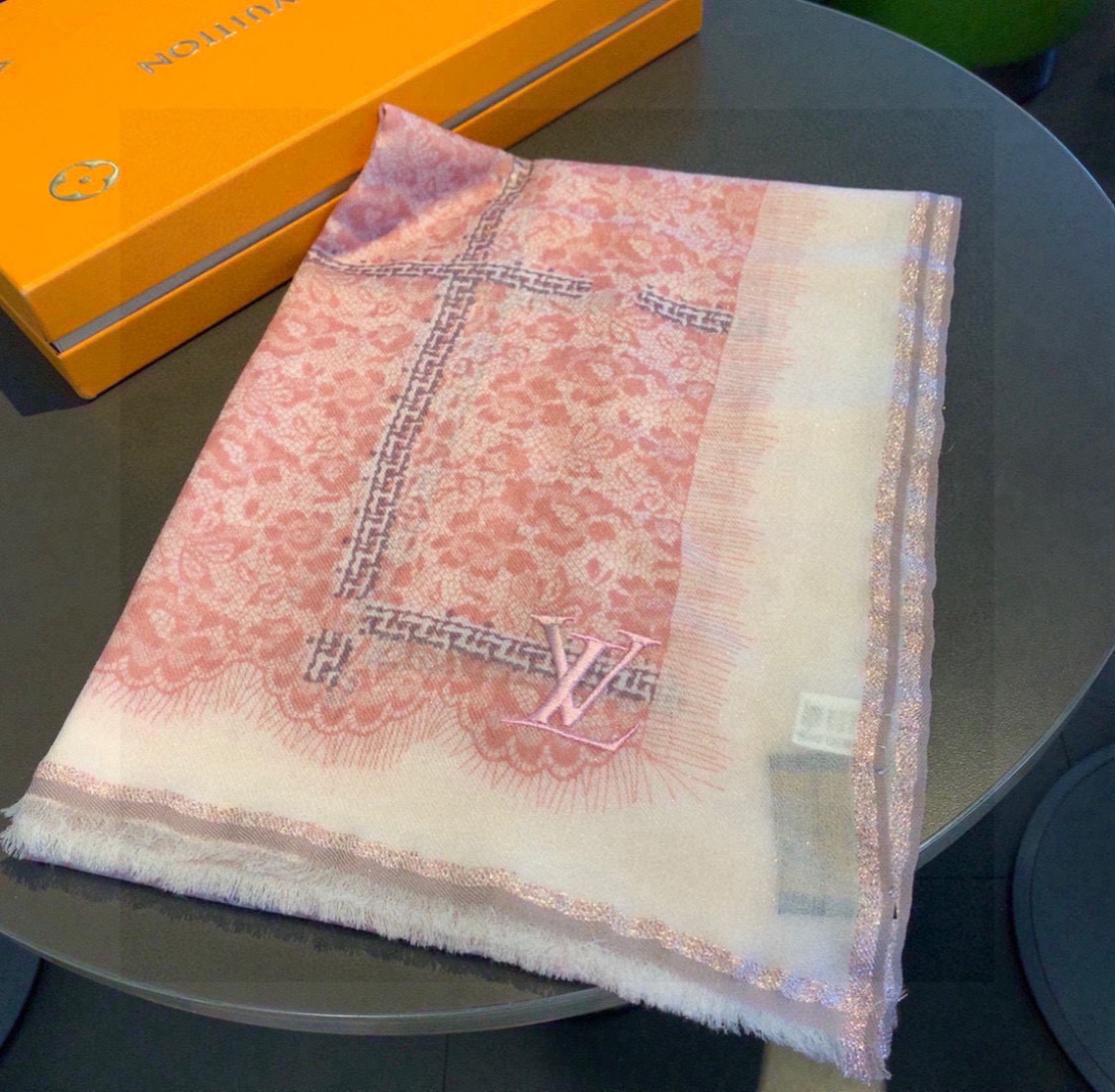 LV 精品仿製羊毛圍巾 粉色拼接設計 典雅柔美｜歐美奢侈品精品推薦