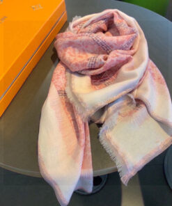 LV 精品仿製羊毛圍巾 粉色拼接設計 典雅柔美