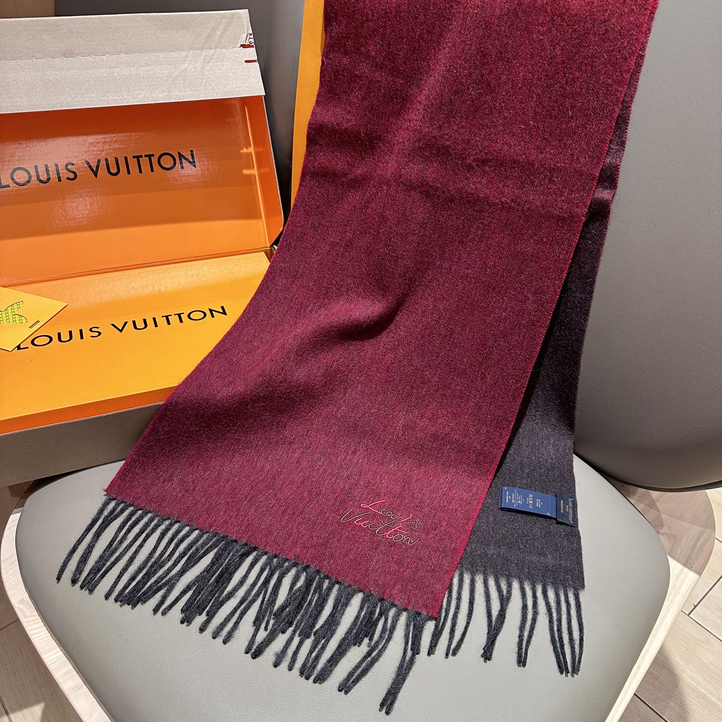 LV 精品仿製圍巾 紅棕拼接設計 保暖質感款｜歐美奢侈品精品推薦