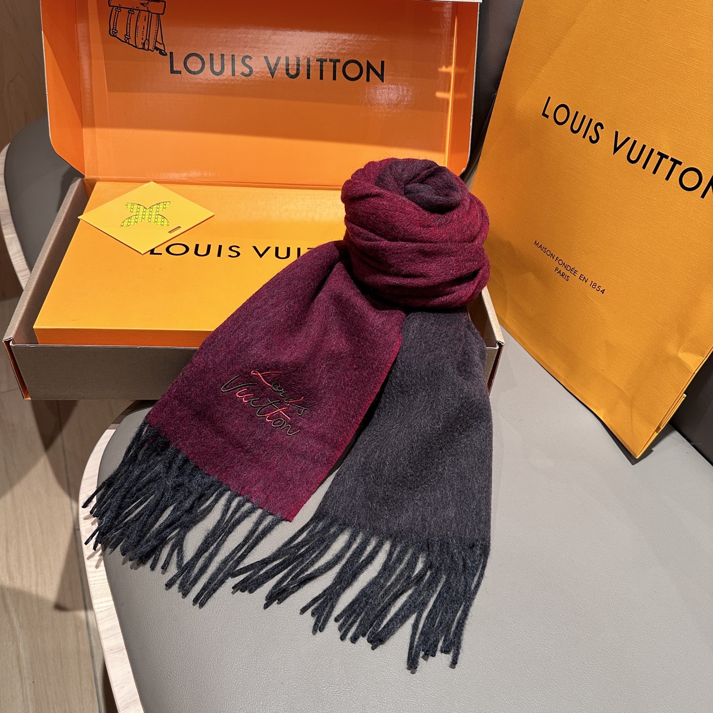 LV 精品仿製圍巾 紅棕拼接設計 保暖質感款｜歐美奢侈品精品推薦