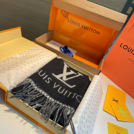 LV 一比一圍巾 黑灰大LOGO流蘇 保暖時尚款