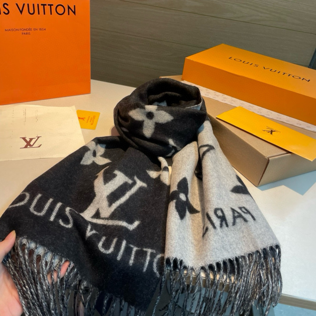 LV 一比一圍巾 黑灰大LOGO流蘇 保暖時尚款｜歐美奢侈品精品推薦