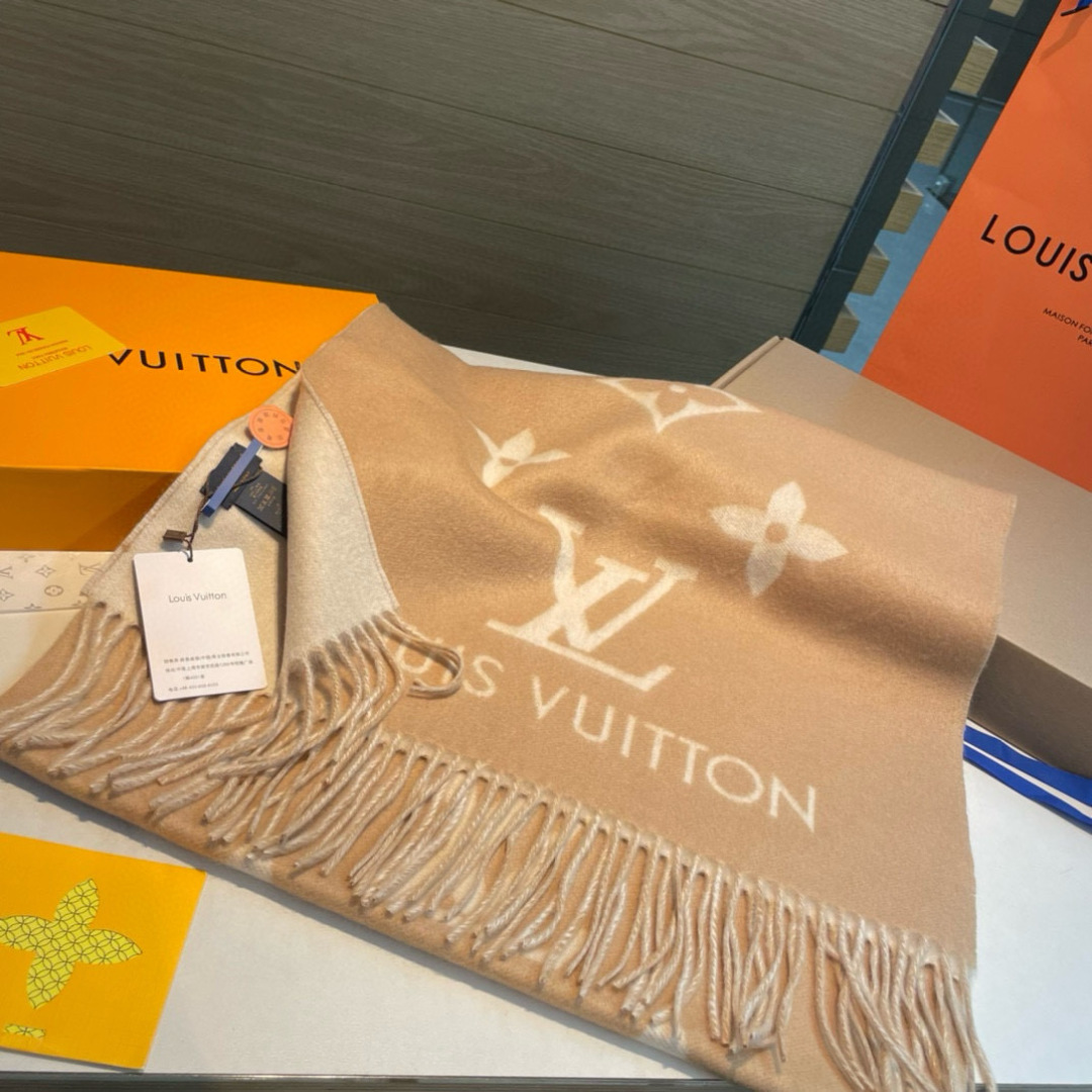 LV 一比一圍巾 米駝色大LOGO流蘇 百搭保暖款｜歐美奢侈品精品推薦