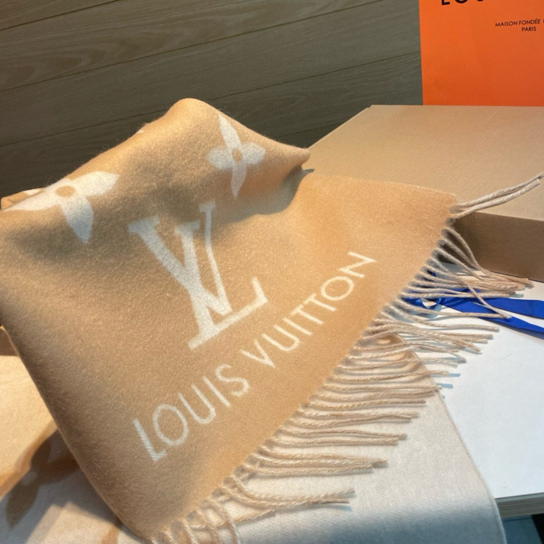 LV 一比一圍巾 米駝色大LOGO流蘇 百搭保暖款｜歐美奢侈品精品推薦