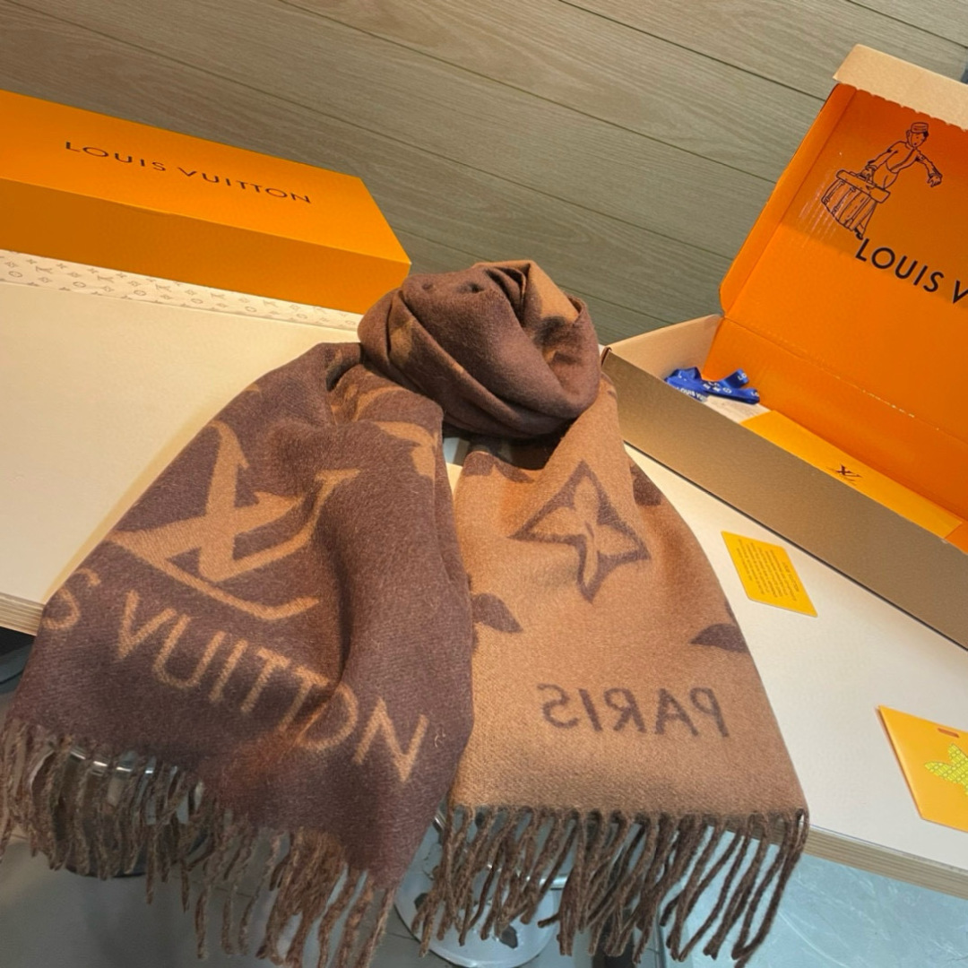 LV 一比一圍巾 咖啡色大LOGO流蘇 經典百搭款｜歐美奢侈品精品推薦