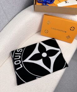 LV 原單黑白大花圍巾 經典百搭保暖款