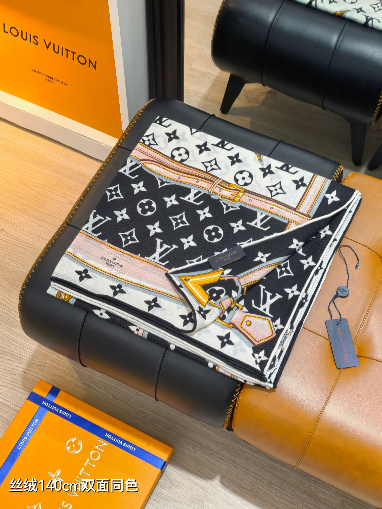 LV 高仿絲綢方巾 黑白雙色經典印花款|超A仿原單精品圖片 13 LV 高仿絲綢方巾 黑白雙色經典印花款|歐美奢侈品精品推薦