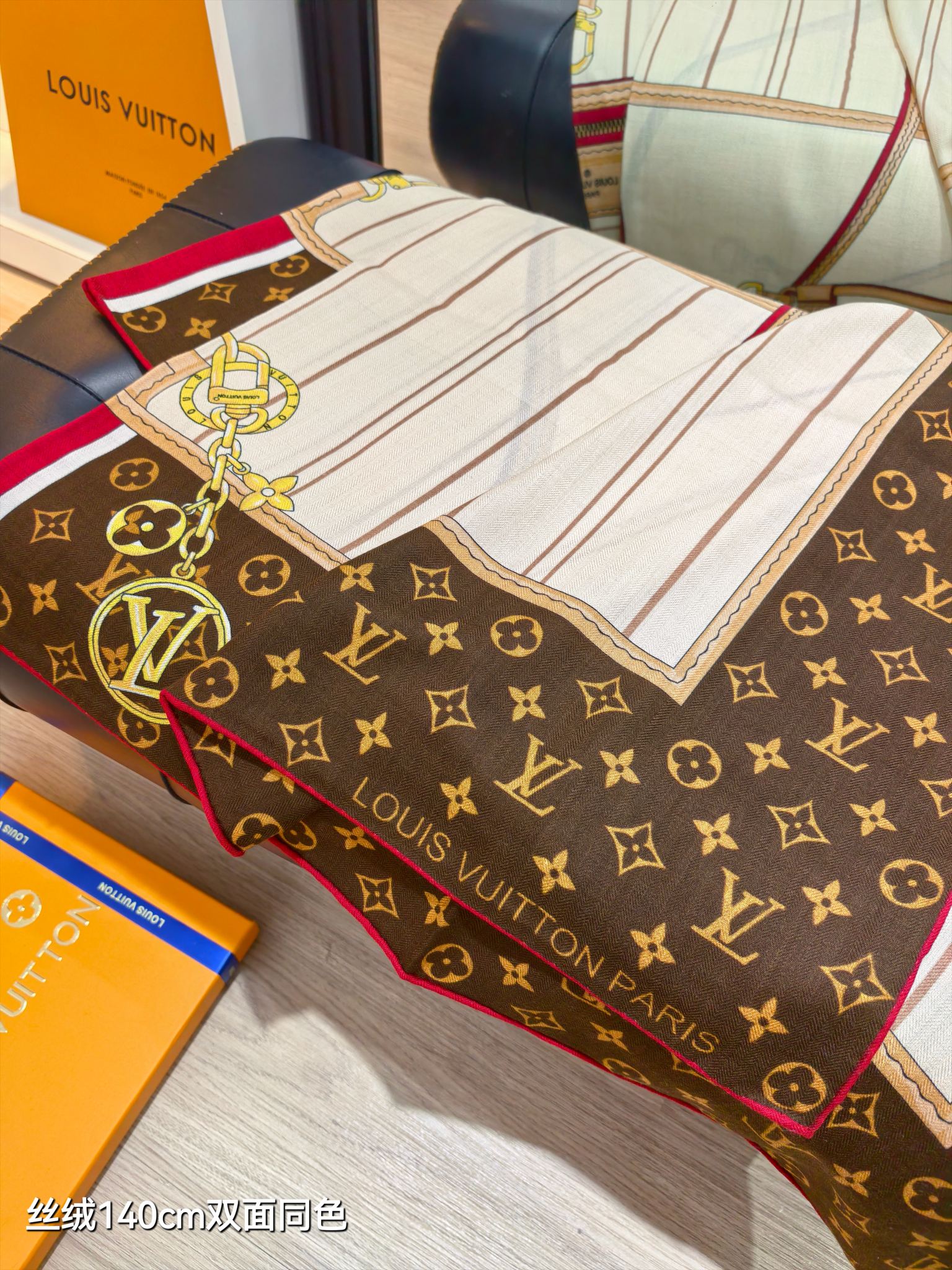 LV 一比一絲巾 140CM Monogram旅行圖騰設計方巾｜歐美奢侈品精品推薦