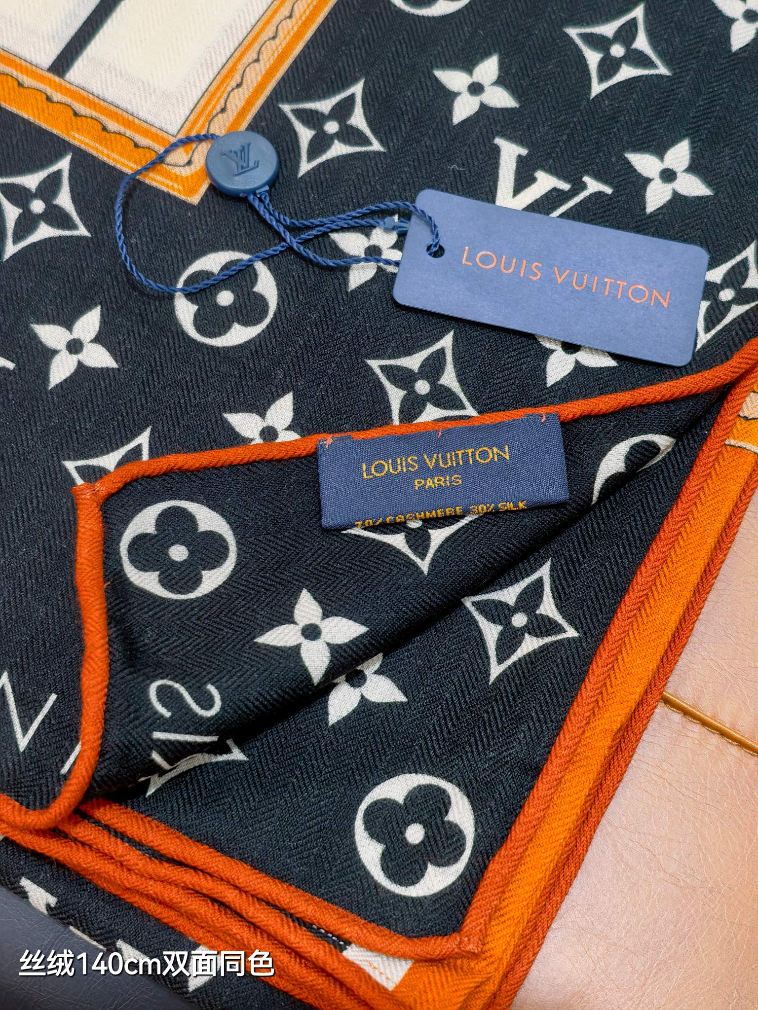 LV 原單絲巾 140CM Monogram旅行主題印花方巾｜歐美奢侈品精品推薦