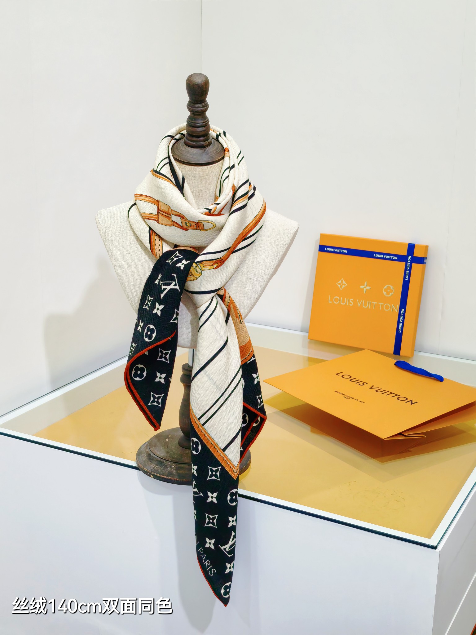 LV 原單絲巾 140CM Monogram旅行主題印花方巾｜歐美奢侈品精品推薦