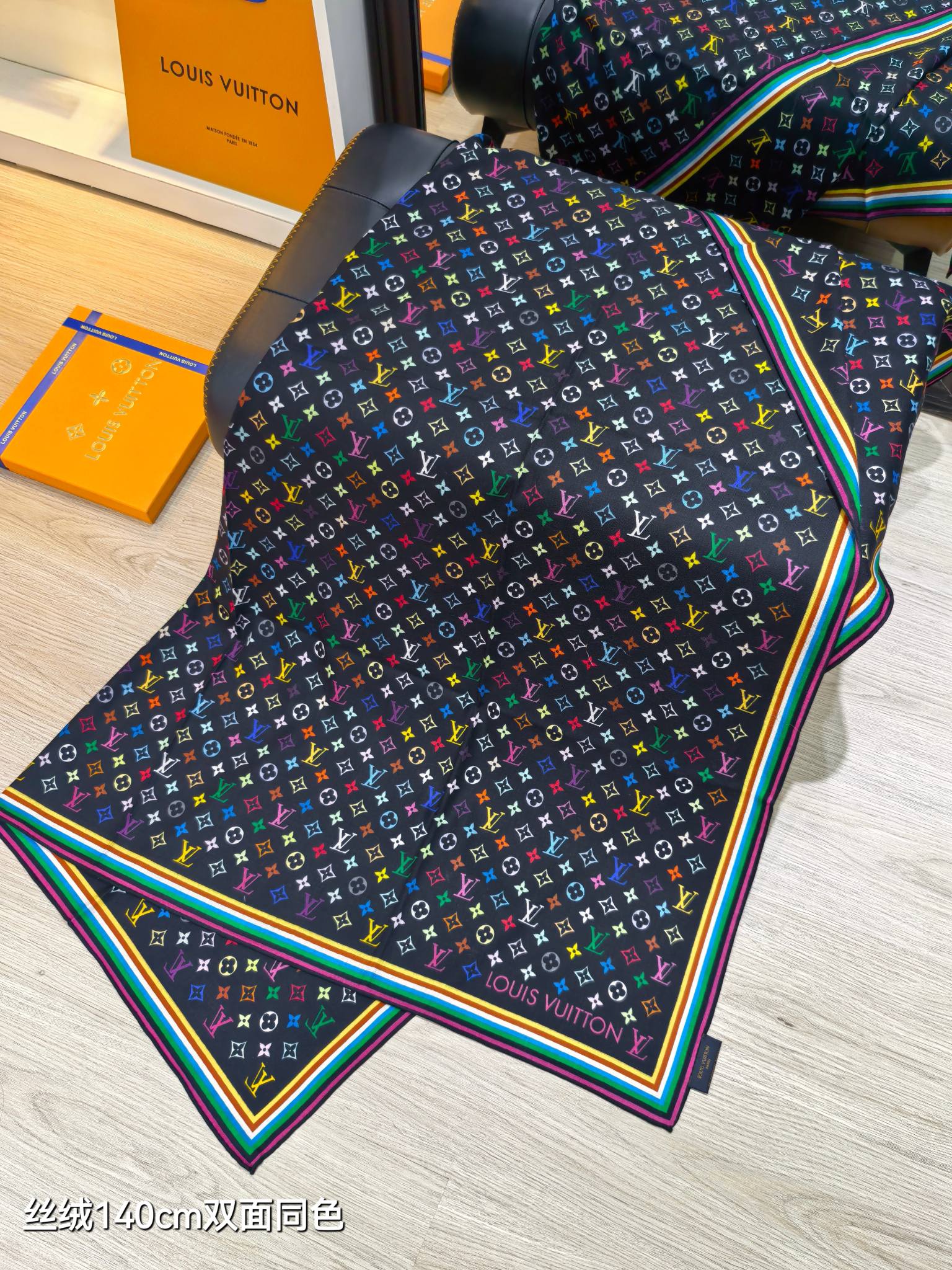 LV 原單絲巾 經典彩色Monogram深藍款｜歐美奢侈品精品推薦