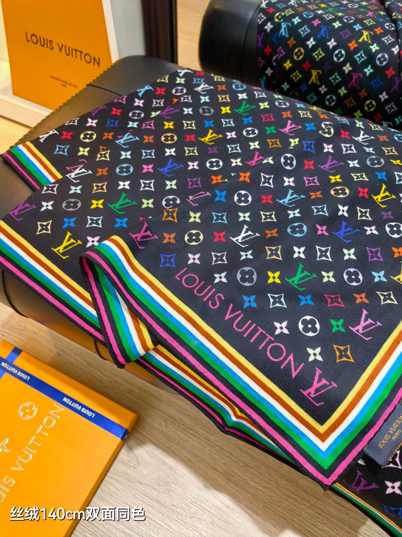 LV 原單絲巾 經典彩色Monogram深藍款｜歐美奢侈品精品推薦
