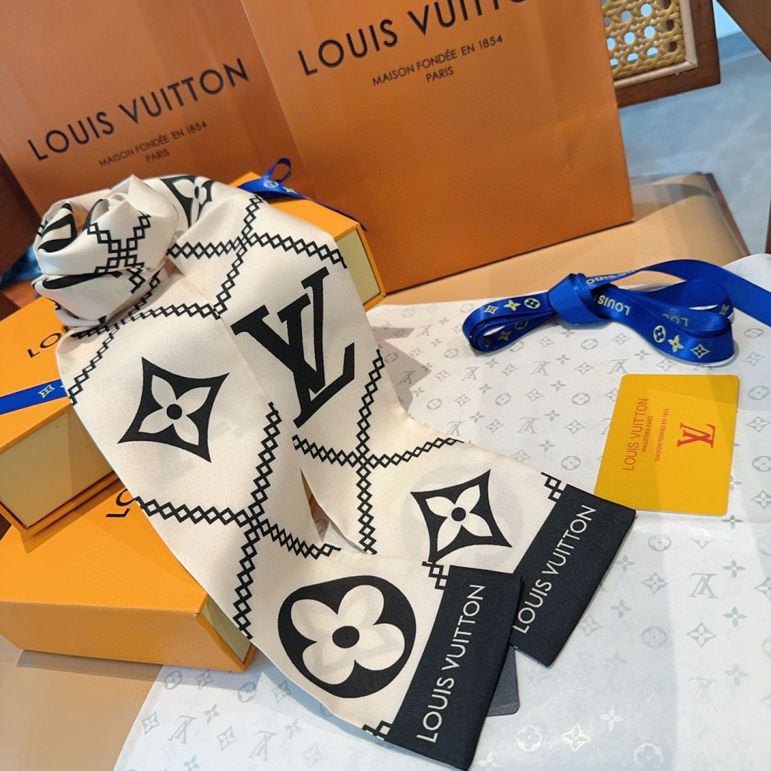 LV 高仿黑白絲巾設計款 經典字母花紋百搭點綴｜歐美奢侈品精品推薦