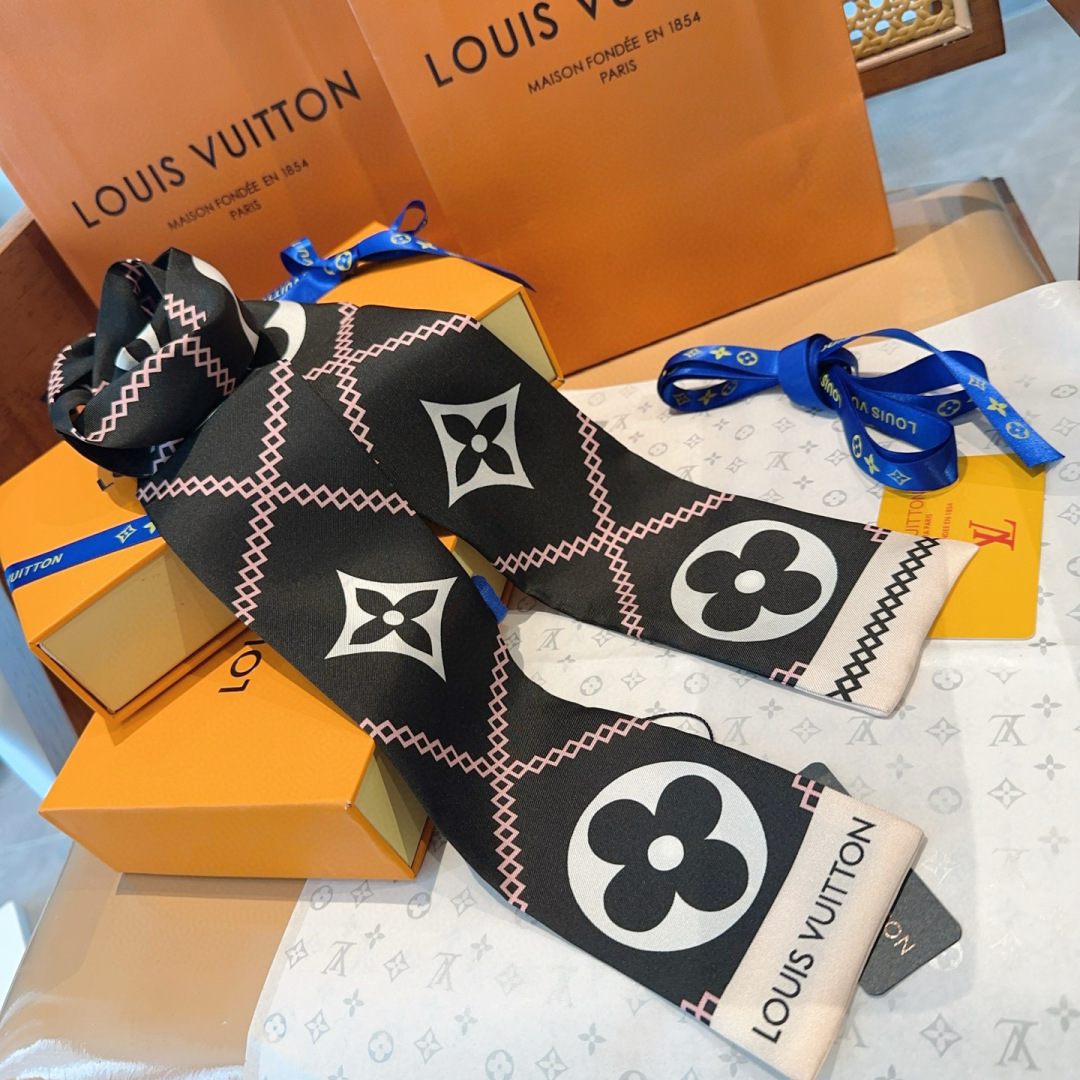 LV 高仿黑色絲巾 經典花紋點綴優雅設計款｜歐美奢侈品精品推薦