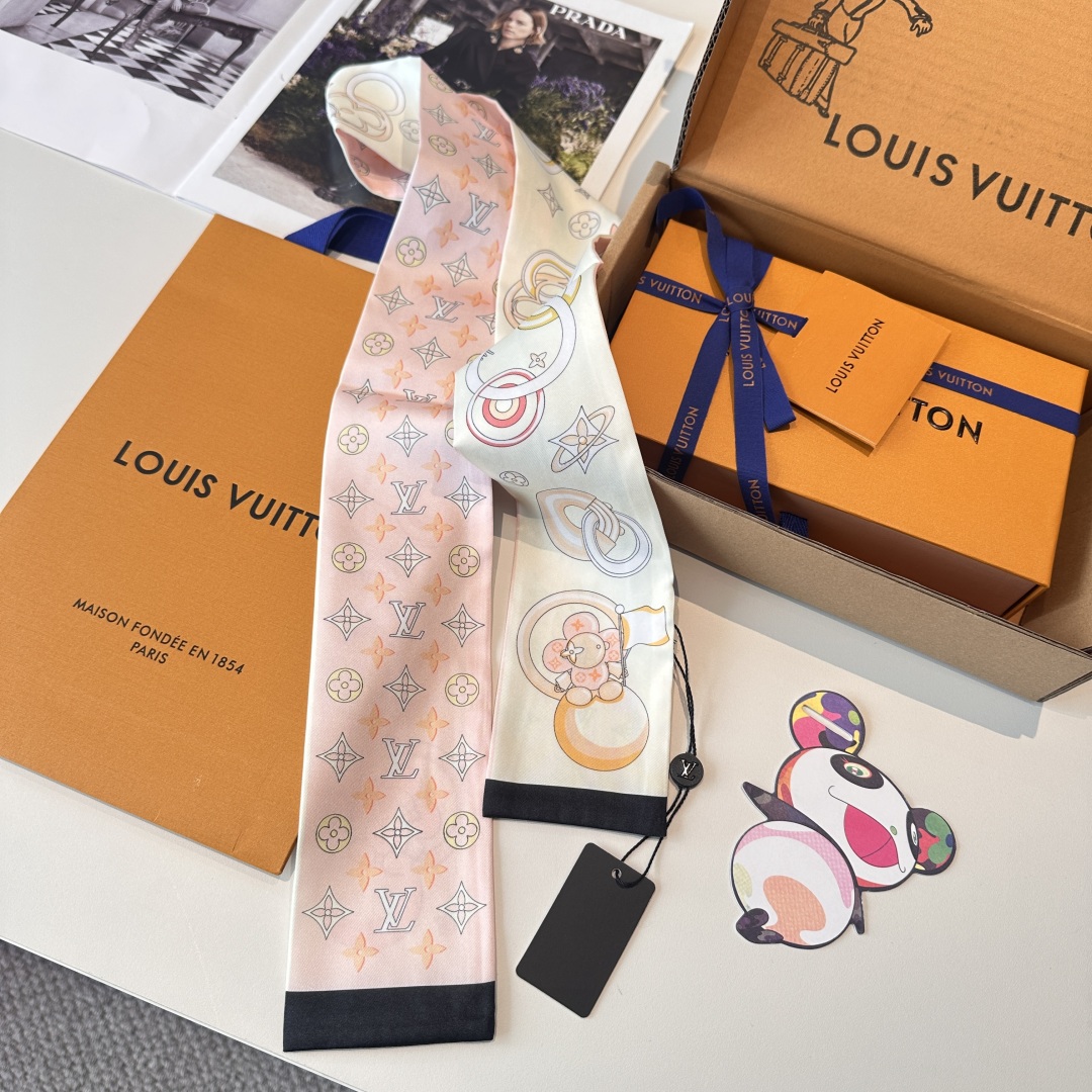 LV 一比一絲巾 插畫印花可愛元素限量設計款｜歐美奢侈品精品推薦