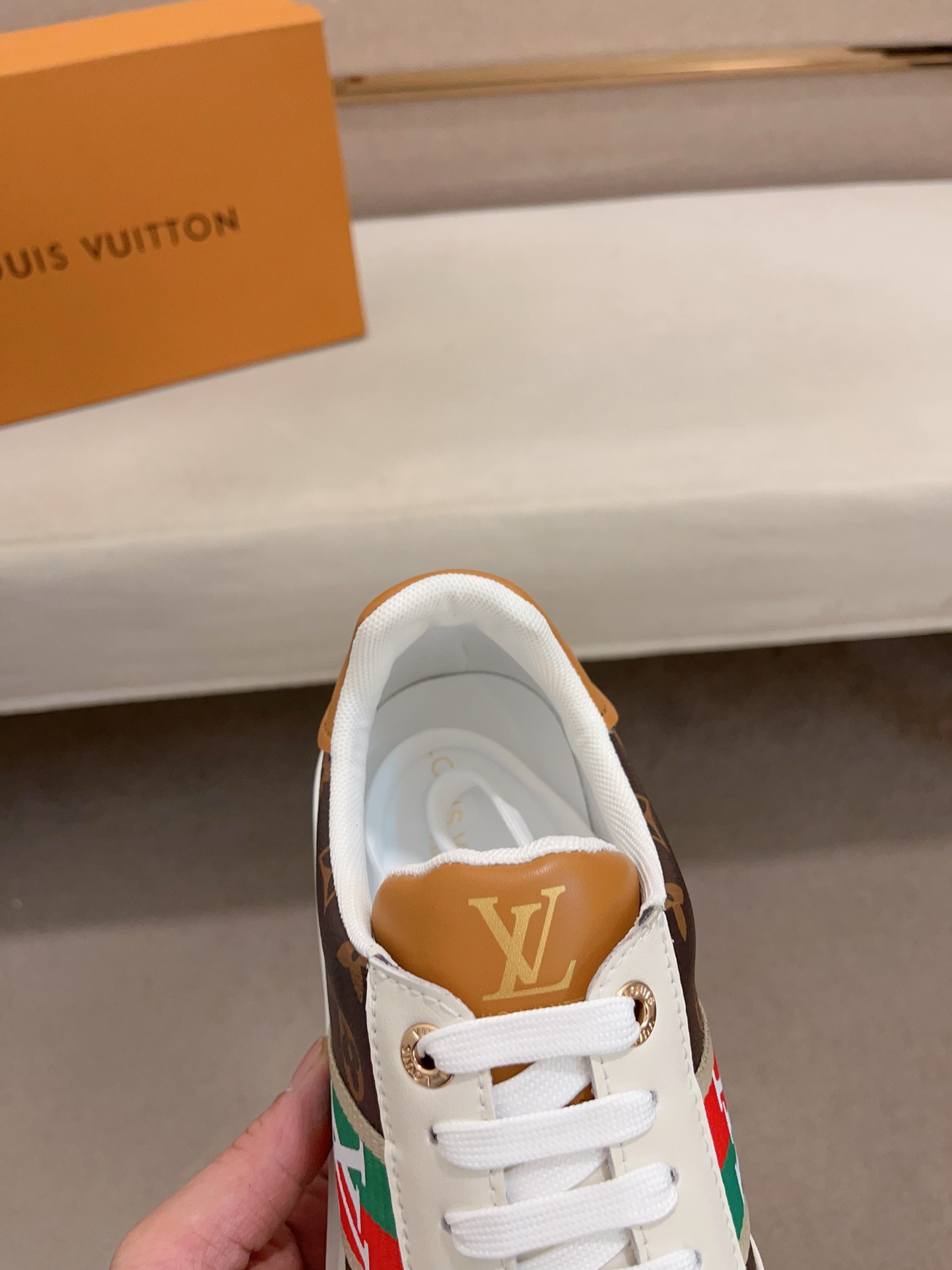 LV 精品仿製 Monogram拼接休閒鞋 經典設計｜歐美奢侈品精品推薦