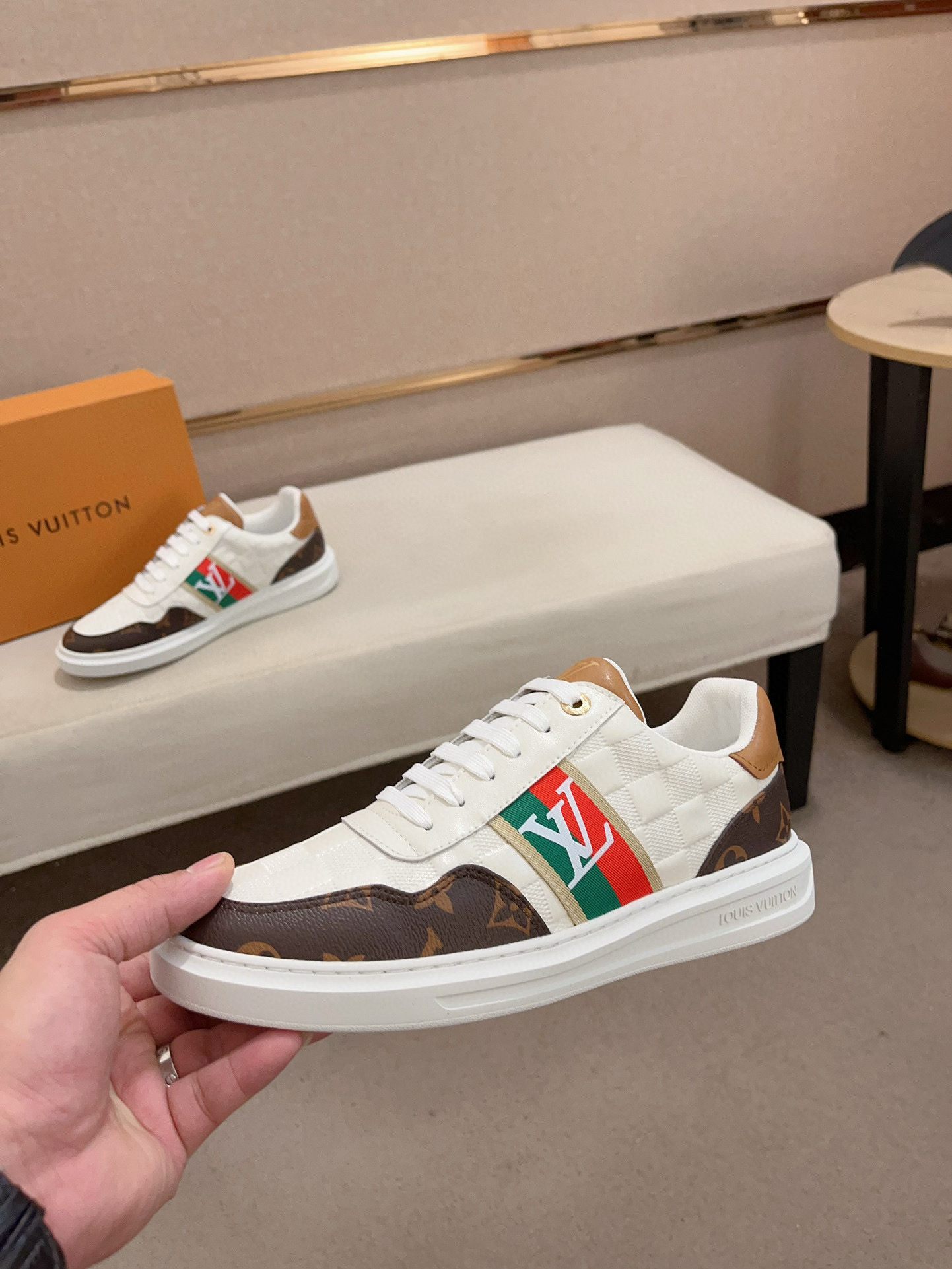 LV 一比一 白色Monogram拼接休閒鞋 經典潮流｜歐美奢侈品精品推薦