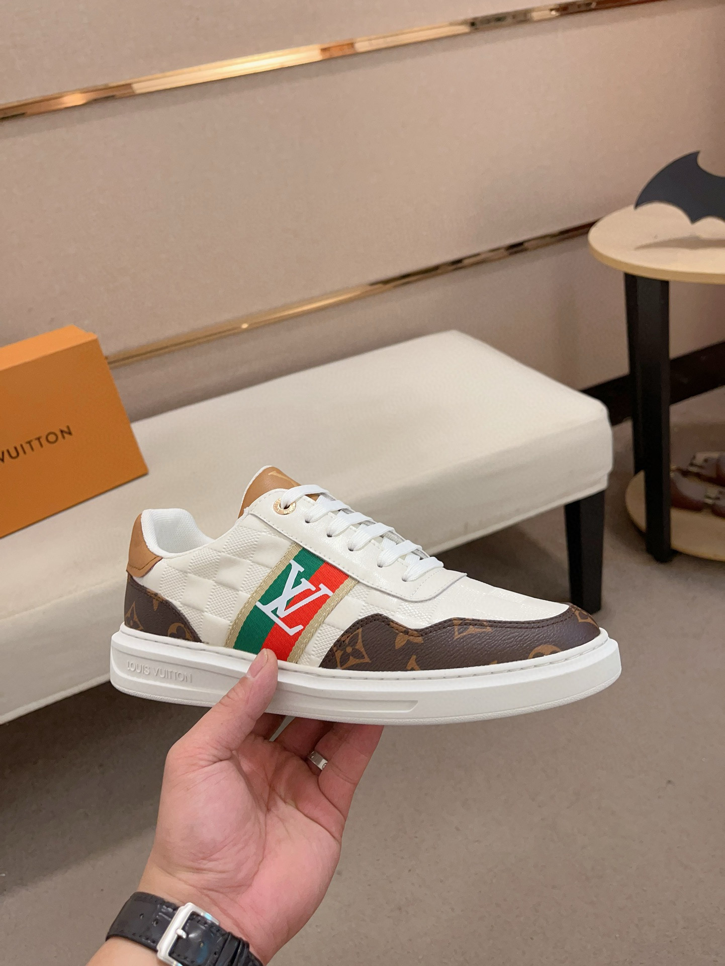 LV 一比一 白色Monogram拼接休閒鞋 經典潮流｜歐美奢侈品精品推薦
