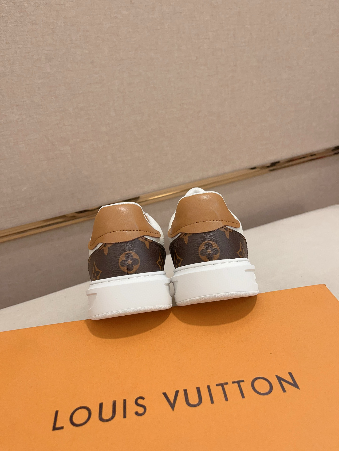 LV 一比一 白色Monogram拼接休閒鞋 經典潮流｜歐美奢侈品精品推薦