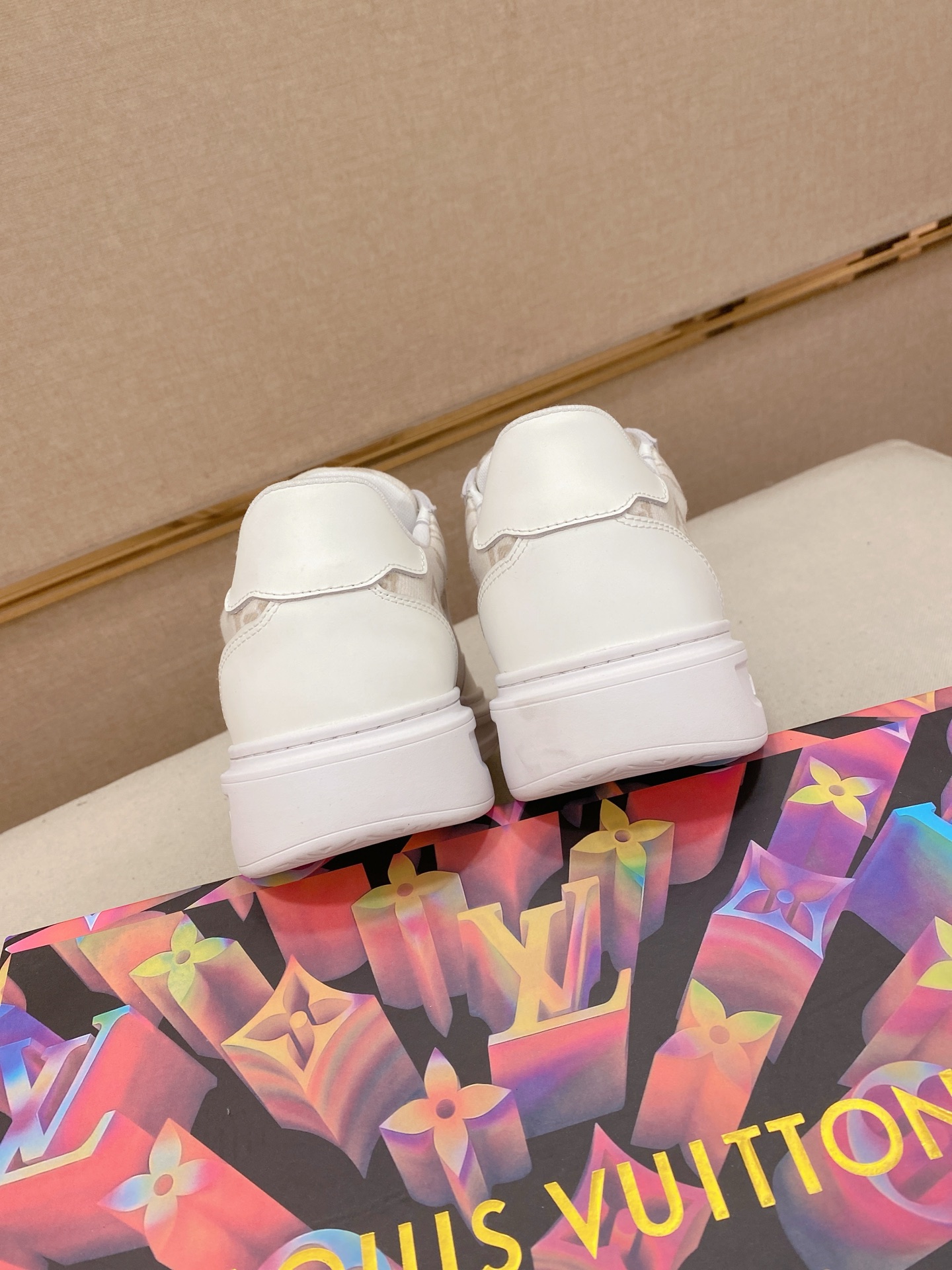 LV 一比一 白色Monogram低筒運動鞋 清爽百搭｜歐美奢侈品精品推薦