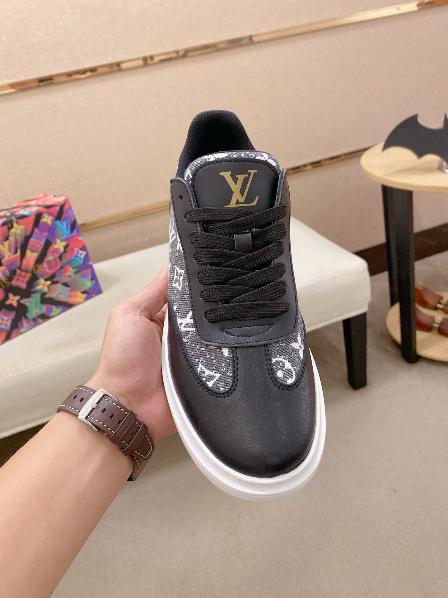 LV 高仿 黑灰Monogram低筒運動鞋 潮流百搭｜歐美奢侈品精品推薦