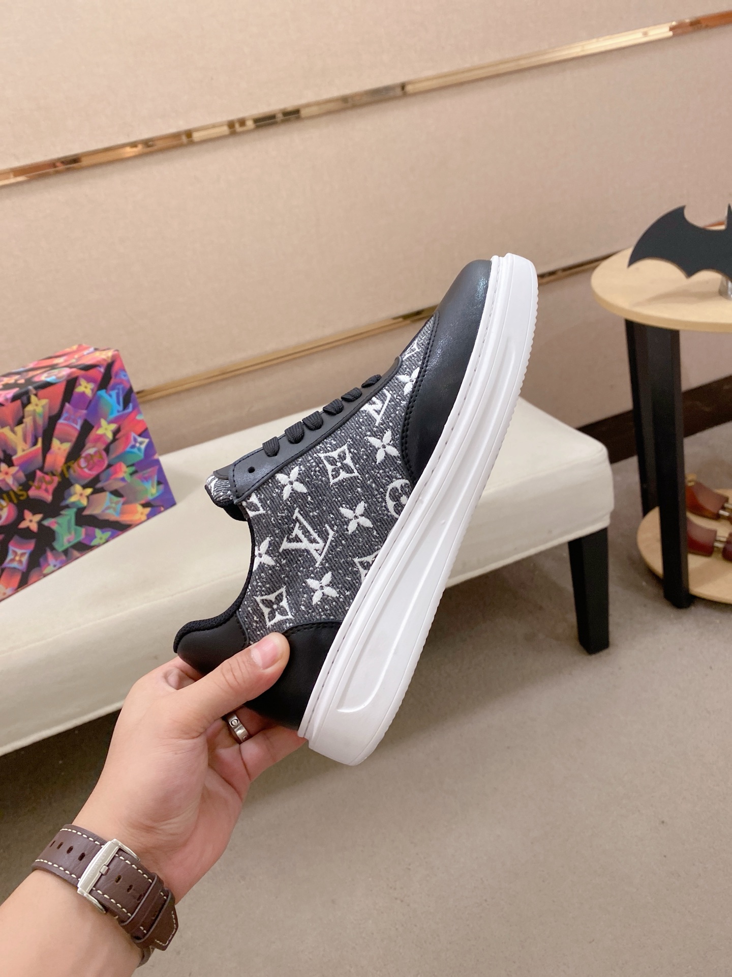 LV 高仿 黑灰Monogram低筒運動鞋 潮流百搭｜歐美奢侈品精品推薦