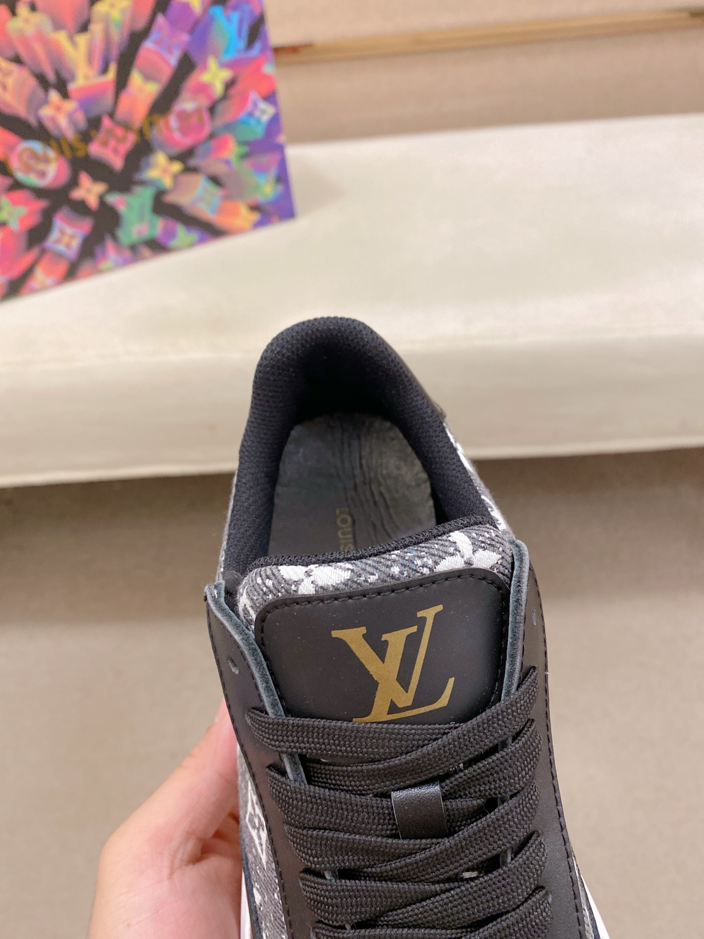LV 高仿 黑灰Monogram低筒運動鞋 潮流百搭｜歐美奢侈品精品推薦