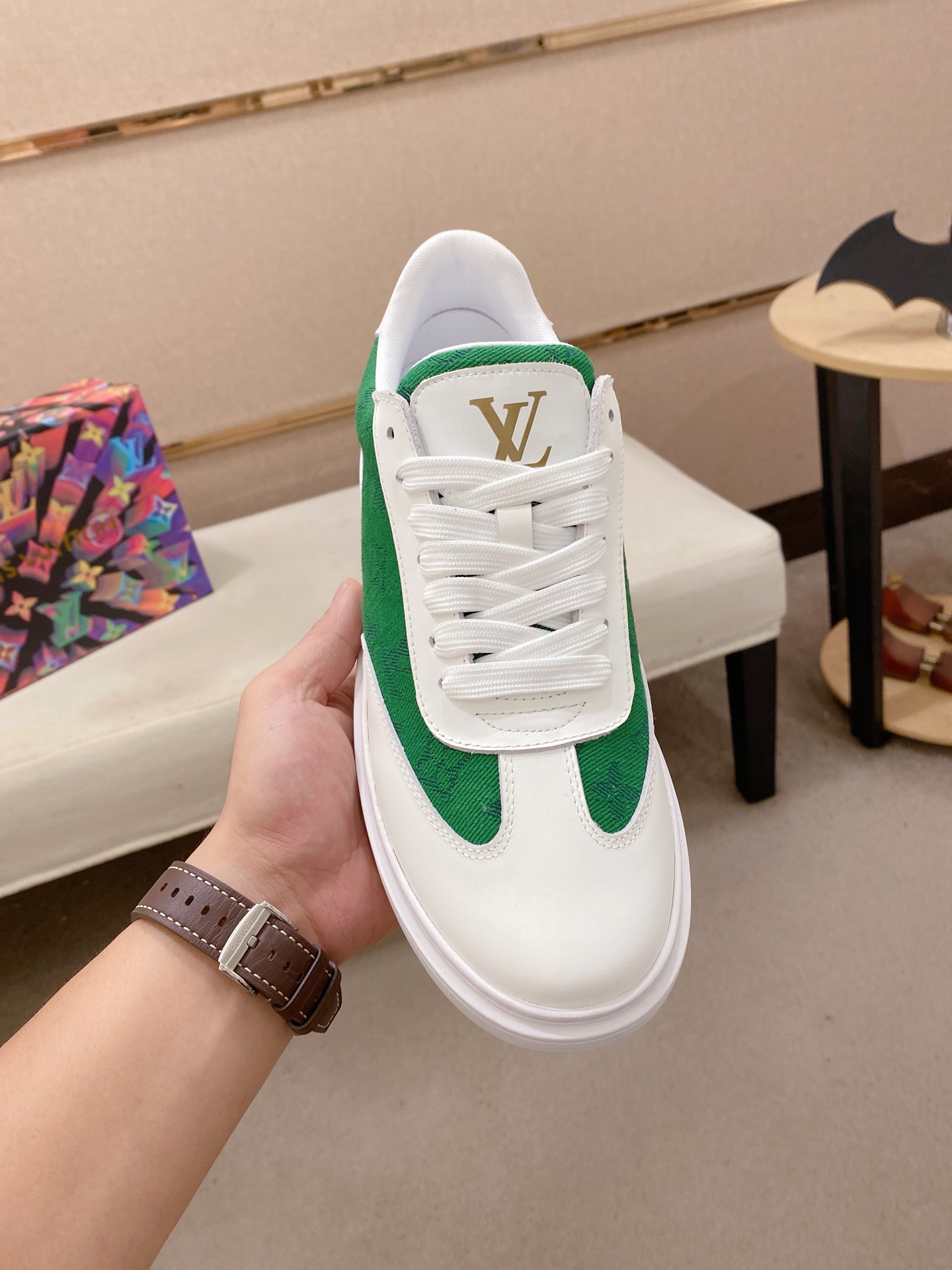 LV 精品仿製 綠色Monogram拼接運動鞋 清新百搭|超A仿原單精品圖片 14 LV 精品仿製 綠色Monogram拼接運動鞋 清新百搭|歐美奢侈品精品推薦