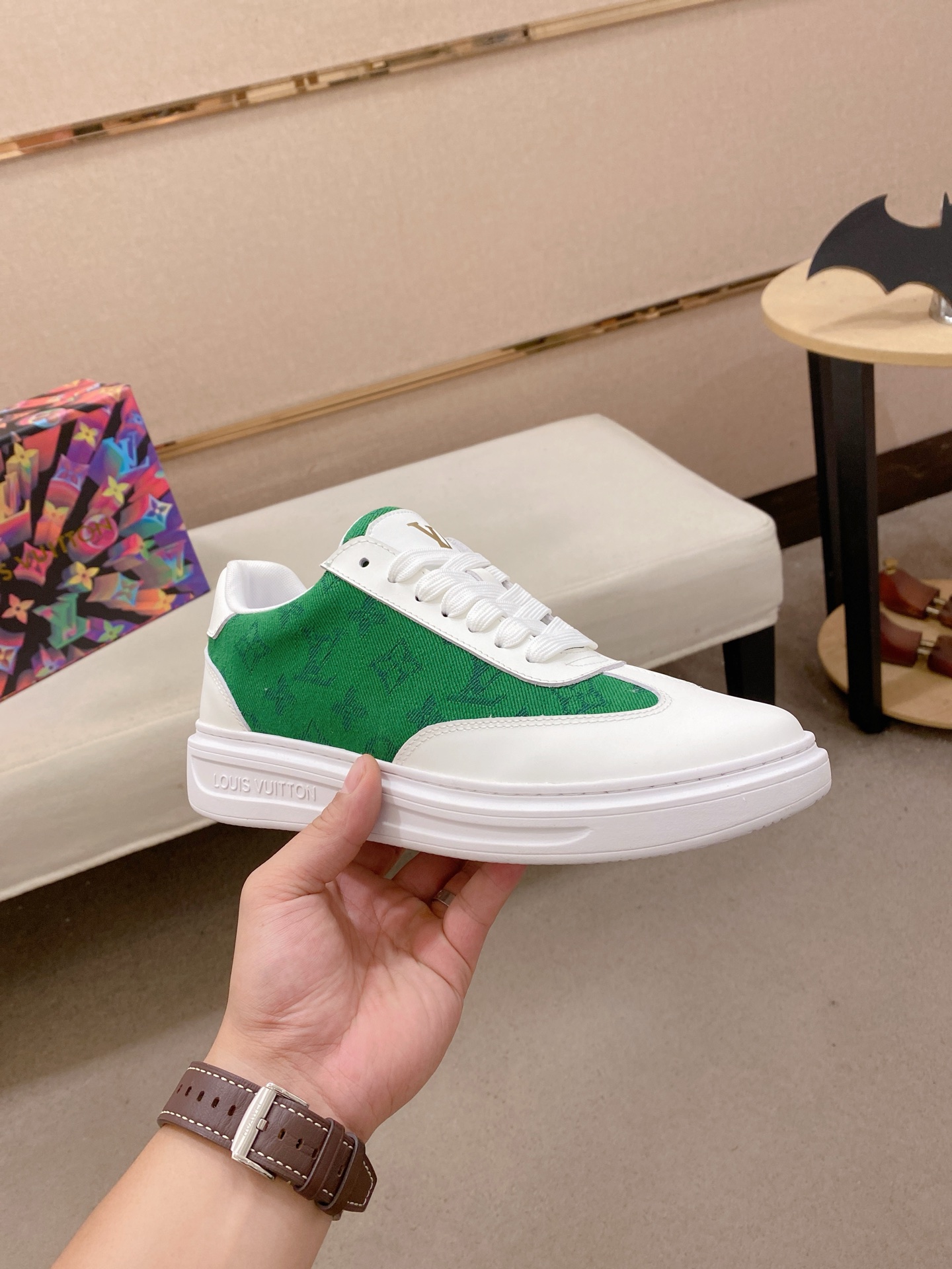 LV 精品仿製 綠色Monogram拼接運動鞋 清新百搭｜歐美奢侈品精品推薦