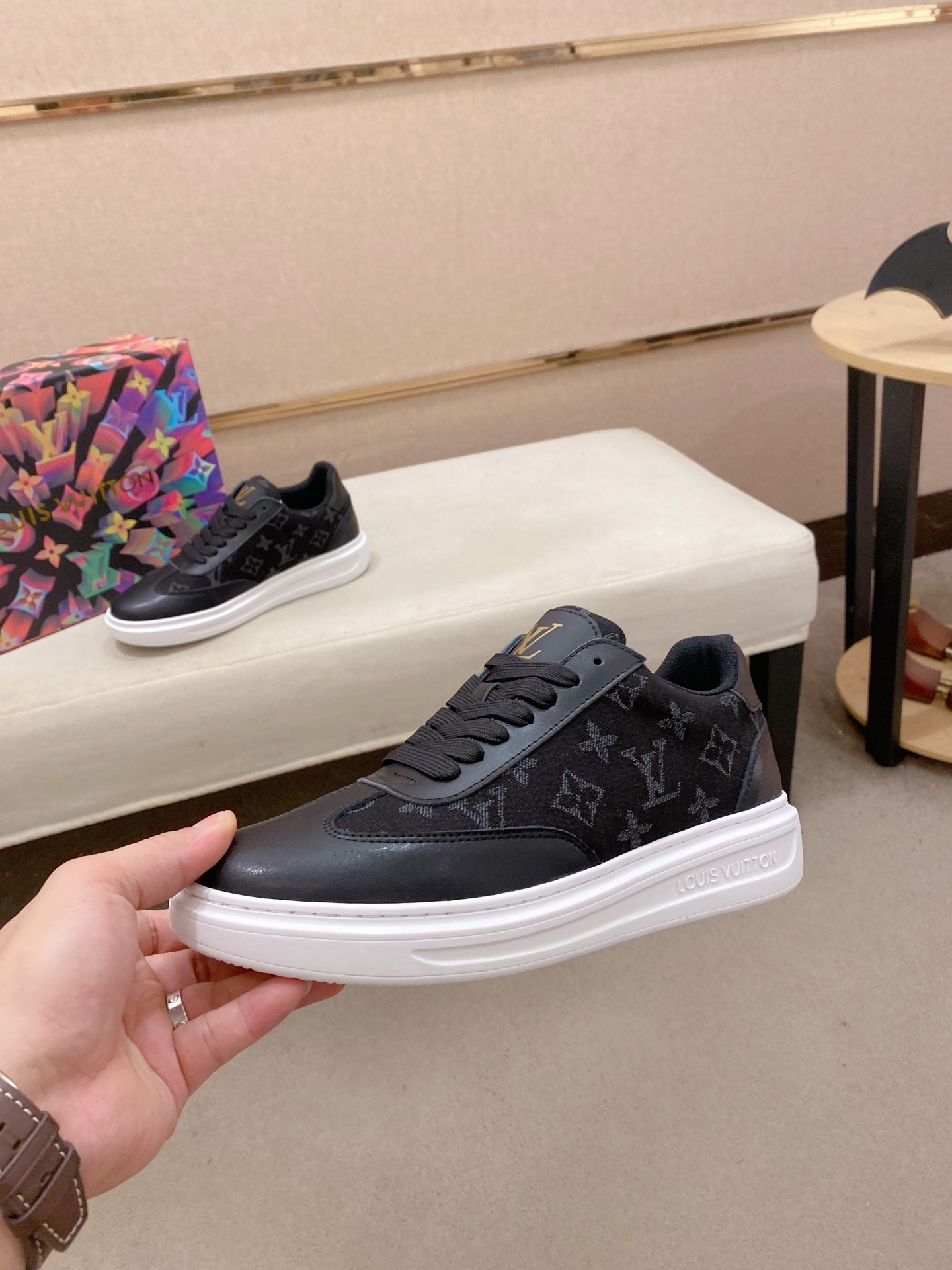 LV 高仿 黑色Monogram運動鞋 簡約時尚百搭｜歐美奢侈品精品推薦