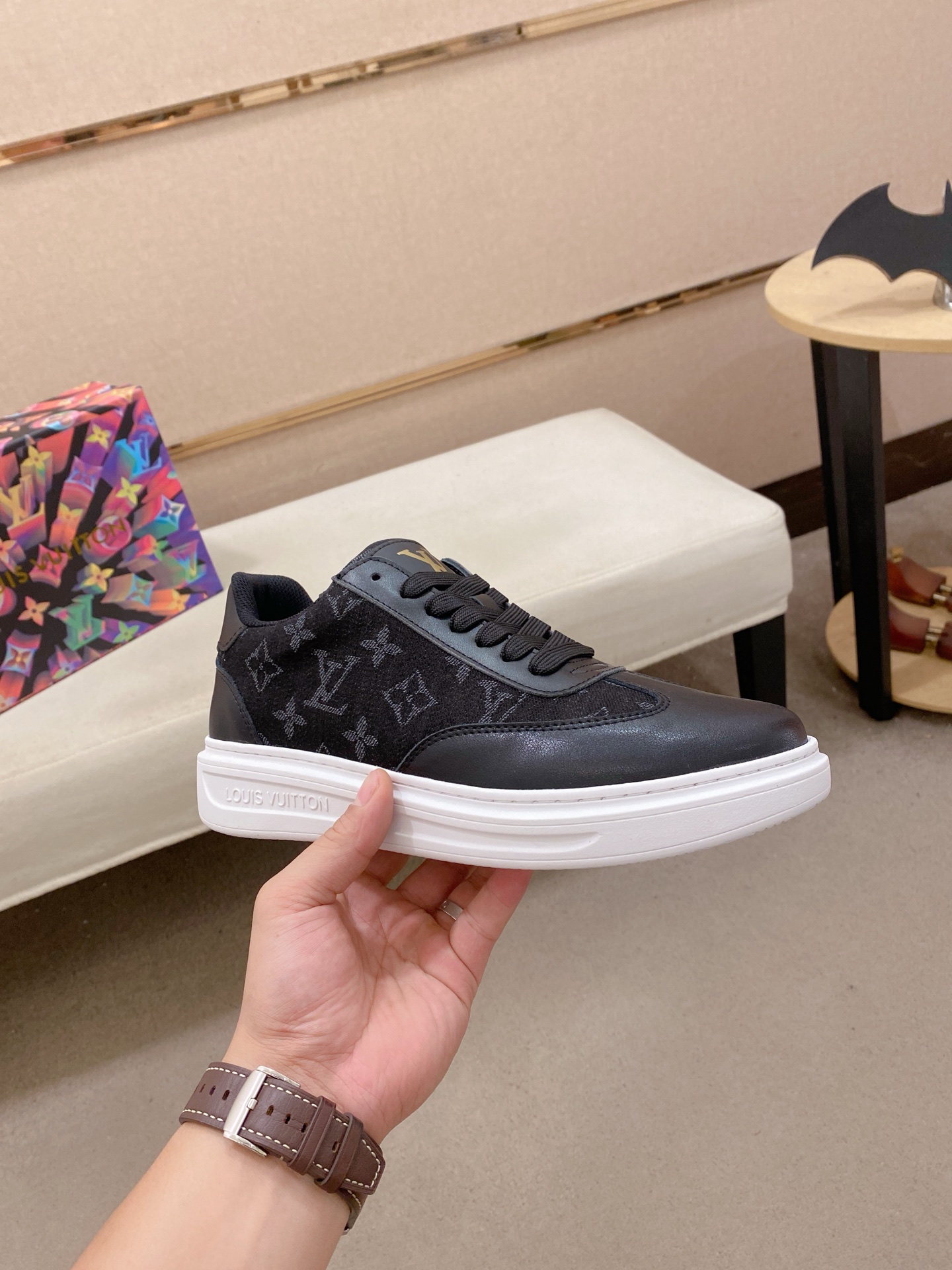 LV 高仿 黑色Monogram運動鞋 簡約時尚百搭｜歐美奢侈品精品推薦